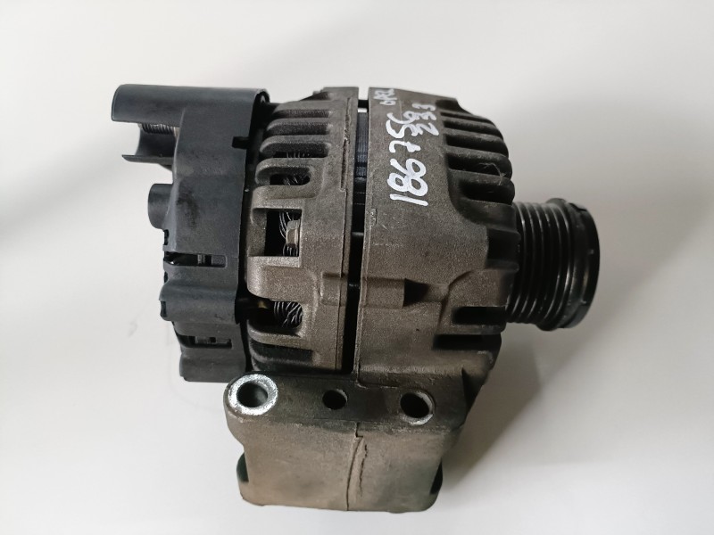 Recambio de alternador para opel corsa c z13dt referencia OEM IAM 13117279YQ  