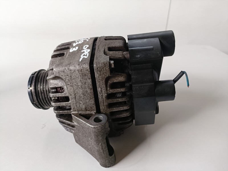 Recambio de alternador para opel corsa c z13dt referencia OEM IAM 13117279YQ  