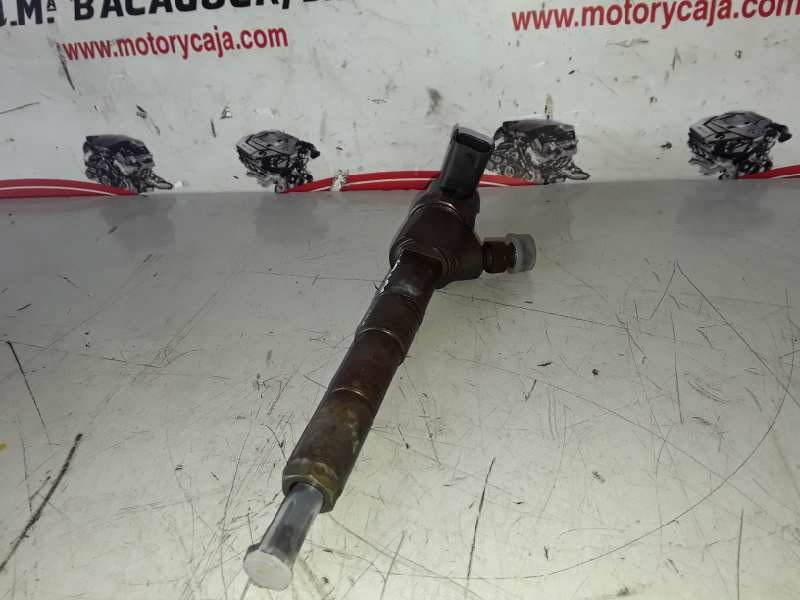Recambio de inyector para opel insignia berlina a20dth referencia OEM IAM 0445110327  