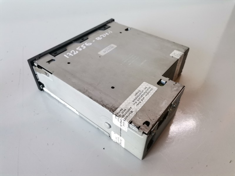 Recambio de sistema audio / radio cd para audi a8 (4e) bvn referencia OEM IAM 4E0035111A  