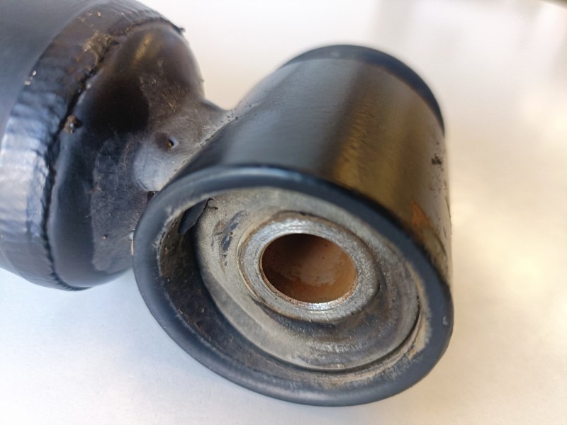 Recambio de amortiguador trasero derecho para volkswagen t4 transporter syncro aab referencia OEM IAM   