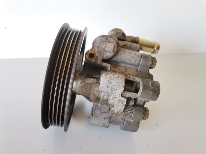 Recambio de bomba direccion para toyota rav4 (a2) 1cdftv referencia OEM IAM   