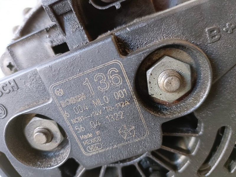 Recambio de alternador para jeep grand cherokee (wj/wg) erh referencia OEM IAM 6004ML0001/56041322  