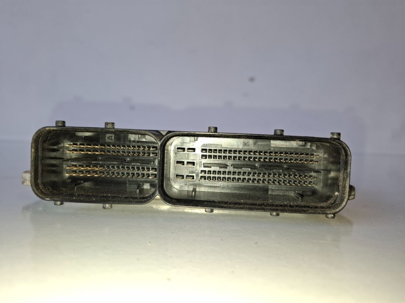Recambio de centralita motor uce para opel vectra c berlina z19dth referencia OEM IAM 0281013409  