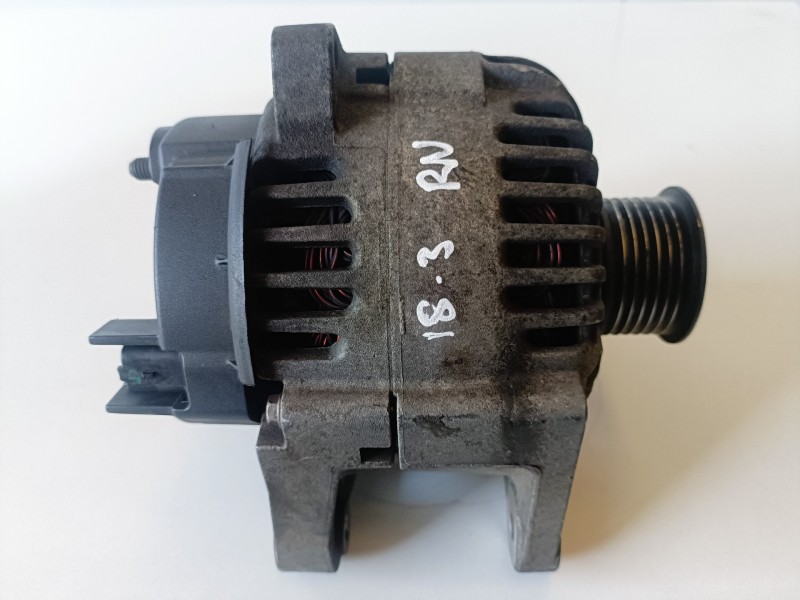 Recambio de alternador para renault megane ii berlina 5p f9q800 referencia OEM IAM 8200290215  