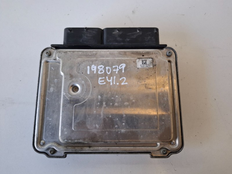 Recambio de centralita motor uce para opel vectra c berlina z19dth referencia OEM IAM 0281013409  