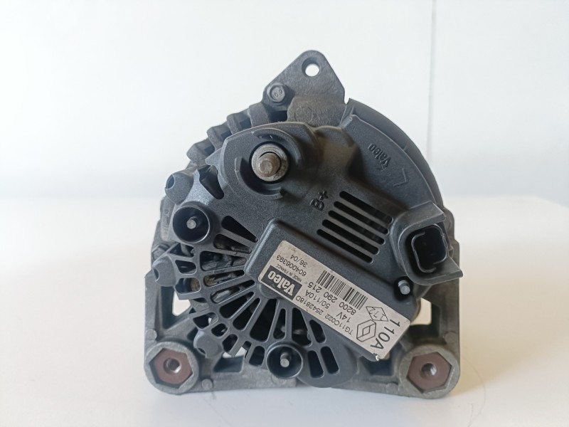 Recambio de alternador para renault megane ii berlina 5p f9q800 referencia OEM IAM 8200290215  