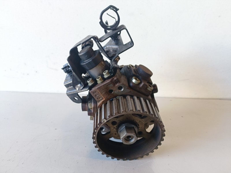 Recambio de bomba inyeccion para ford focus berlina (cap) g8db referencia OEM IAM 0445010102  