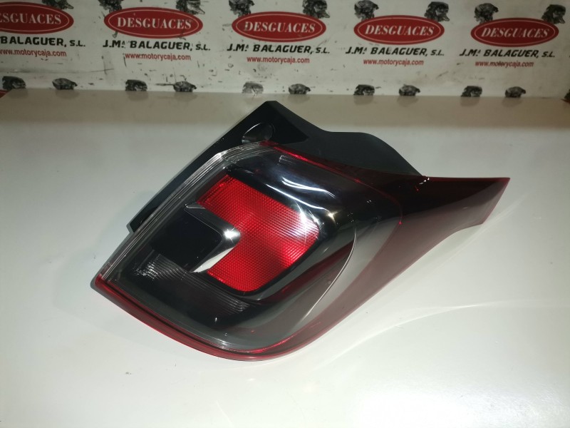 Recambio de piloto trasero derecho para opel crossland x eb2adts (hn05) referencia OEM IAM   
