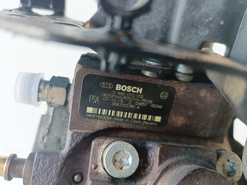 Recambio de bomba inyeccion para ford focus berlina (cap) g8db referencia OEM IAM 0445010102  