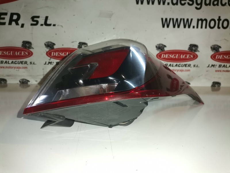 Recambio de piloto trasero derecho para opel crossland x eb2adts (hn05) referencia OEM IAM   