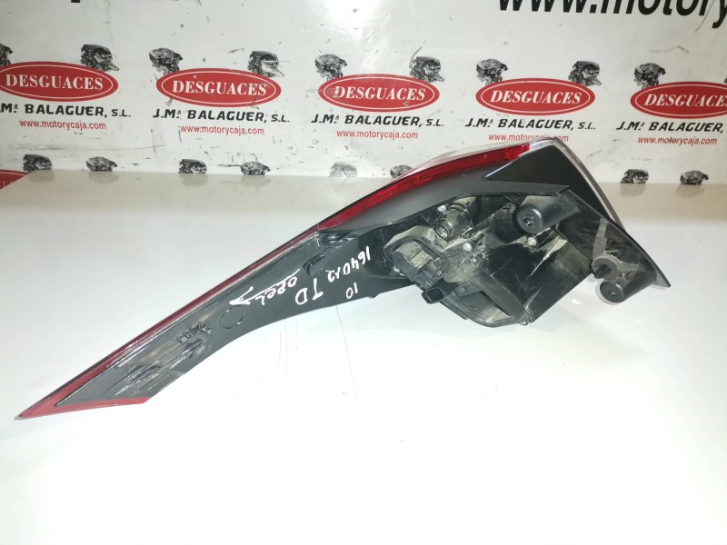 Recambio de piloto trasero derecho para opel crossland x eb2adts (hn05) referencia OEM IAM   