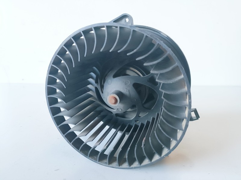 Recambio de ventilador calefaccion para citroen berlingo 9hw referencia OEM IAM 031117E/G202  