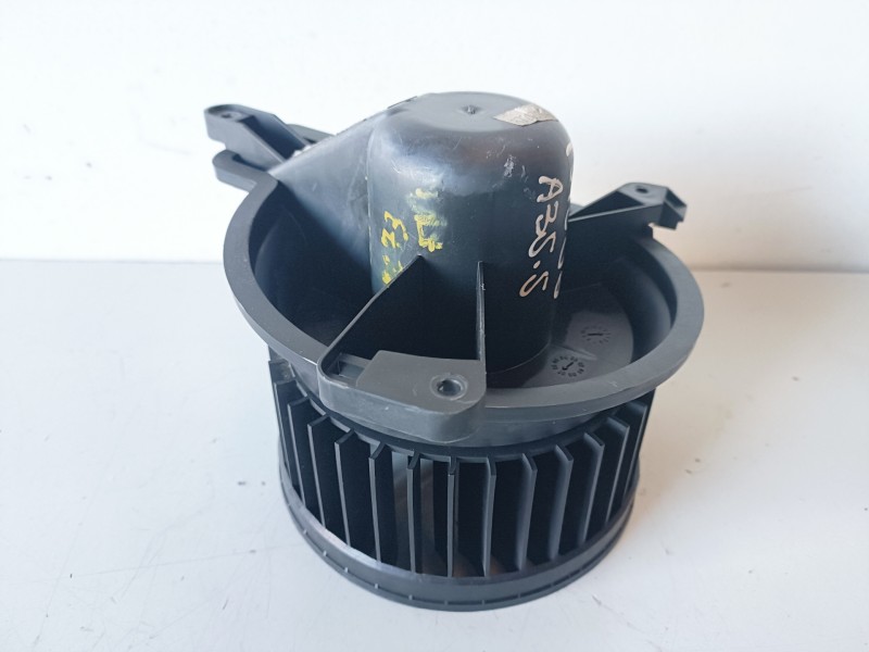 Recambio de ventilador calefaccion para citroen berlingo 9hw referencia OEM IAM 031117E/G202  