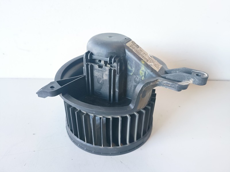 Recambio de ventilador calefaccion para peugeot partner (s2) wjy referencia OEM IAM U30666P  