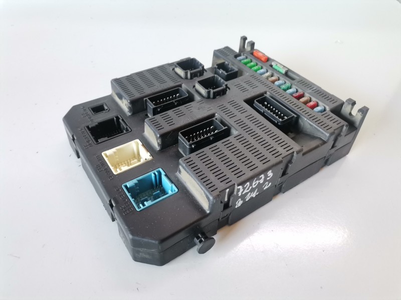 Recambio de caja reles / fusibles para peugeot 207 9hx referencia OEM IAM 9659285380  