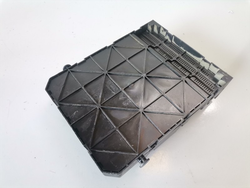 Recambio de caja reles / fusibles para peugeot 207 9hx referencia OEM IAM 9659285380  