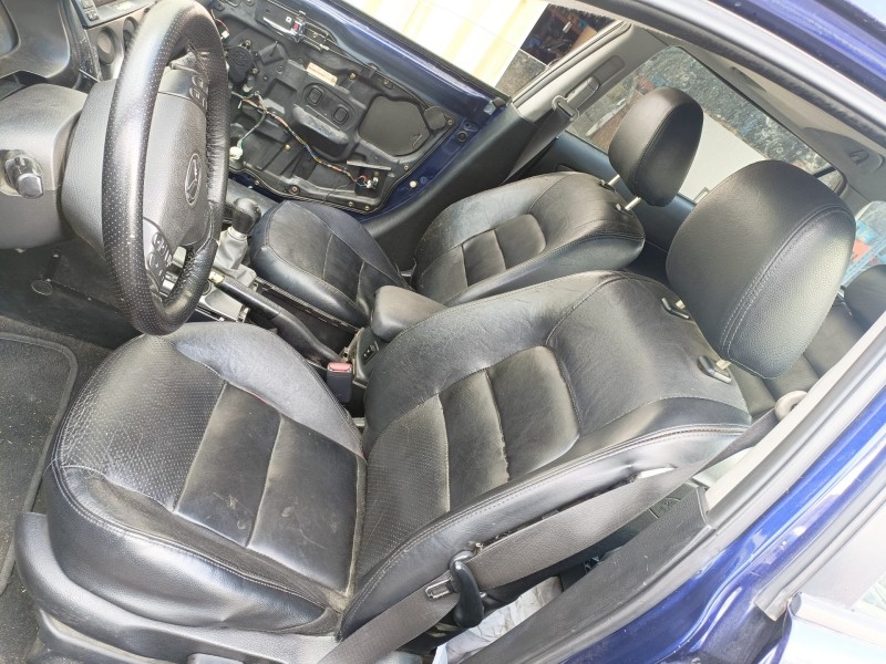 mazda 6 familiar (gy) del año 2004