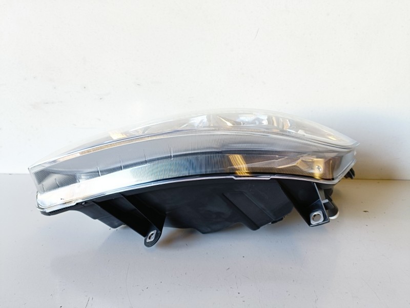 Recambio de faro derecho para renault scenic ii (jm) k9k732 referencia OEM IAM   