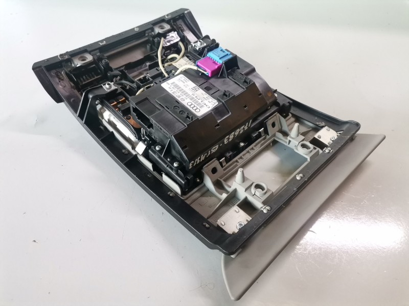 Recambio de luz interior para audi a8 (4e) bvn referencia OEM IAM 4E0947097AK  