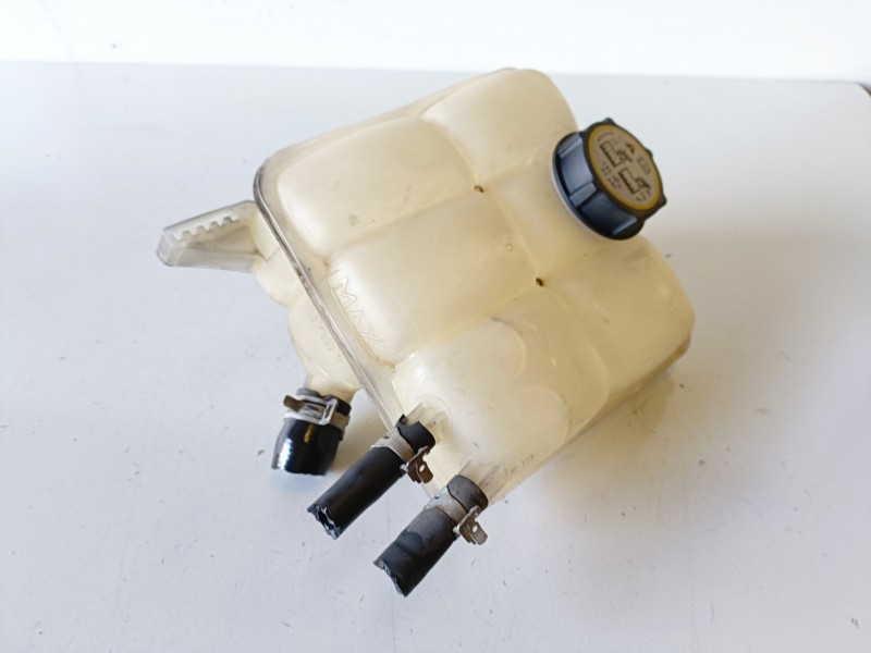 Recambio de deposito expansion para ford focus sportbreak (cb4) shda referencia OEM IAM 3M5H8K218  