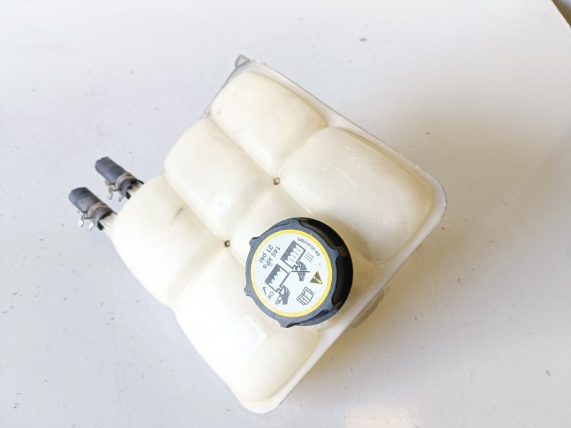 Recambio de deposito expansion para ford focus sportbreak (cb4) shda referencia OEM IAM 3M5H8K218  