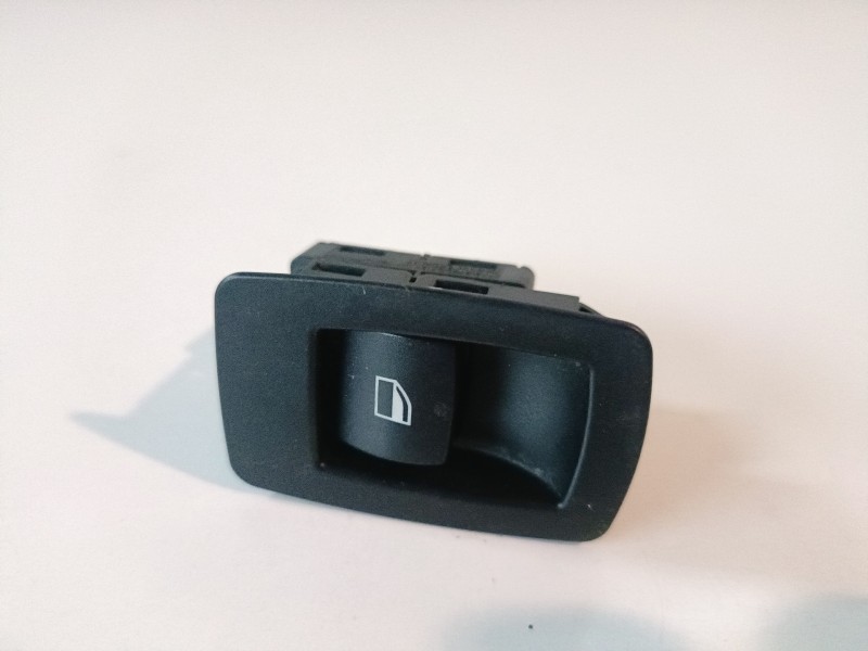 Recambio de mando elevalunas delantero derecho para bmw serie 3 berlina (e90) 204d4 referencia OEM IAM 6945874  
