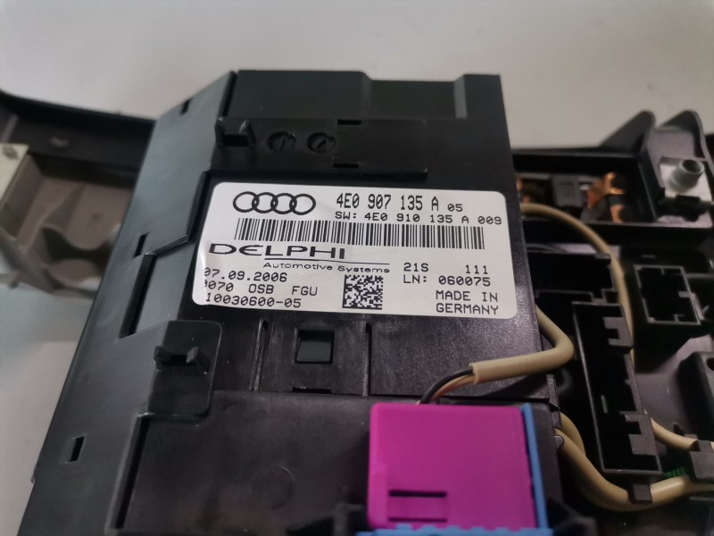 Recambio de luz interior para audi a8 (4e) bvn referencia OEM IAM 4E0947097AK  