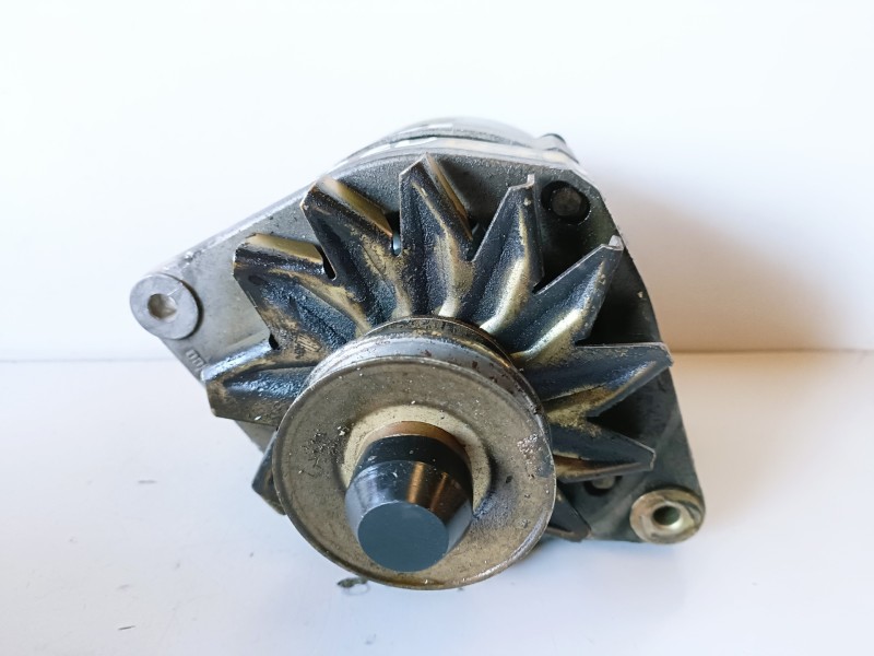 Recambio de alternador para renault rapid /express (f40) c3g710 referencia OEM IAM A13N110  