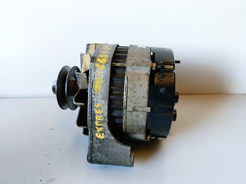 Recambio de alternador para renault rapid /express (f40) c3g710 referencia OEM IAM A13N110  