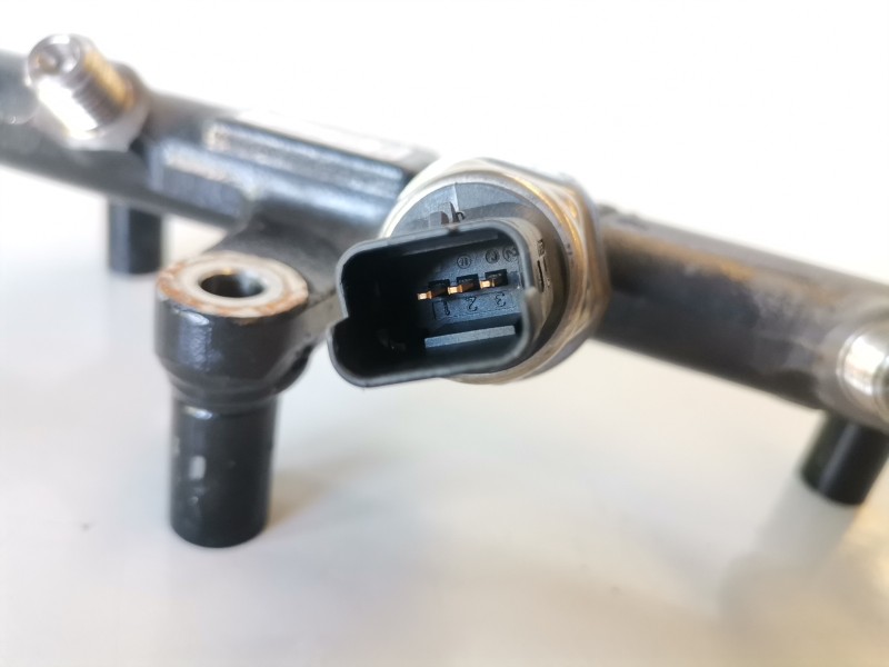 Recambio de rampa inyectora para citroen jumpy rh02 referencia OEM IAM 9681909680  