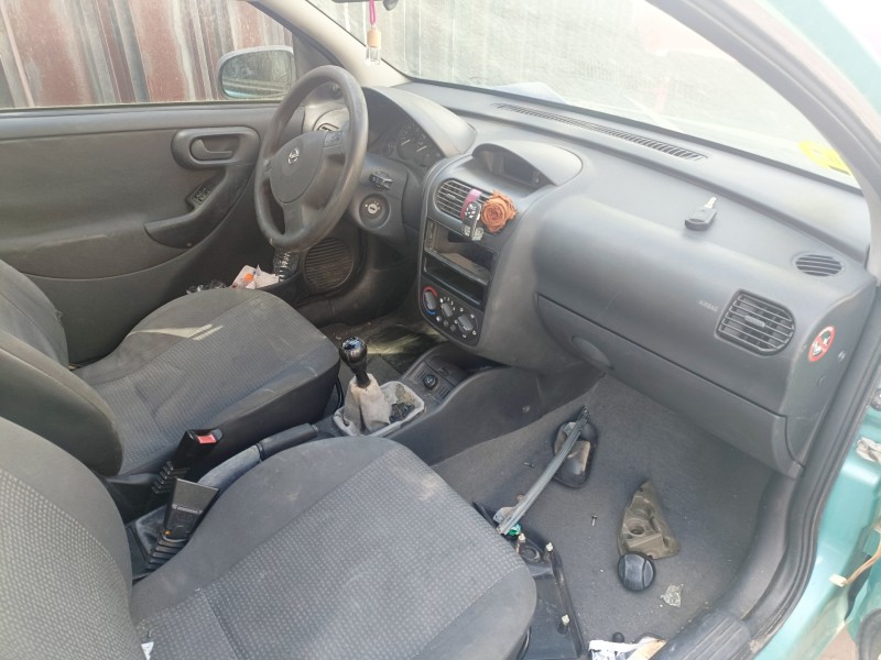 opel corsa c del año 2004