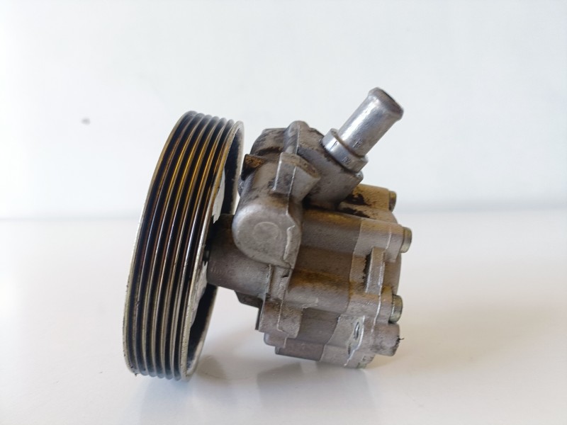 Recambio de bomba direccion para citroen c3 9hx referencia OEM IAM 9685555580  