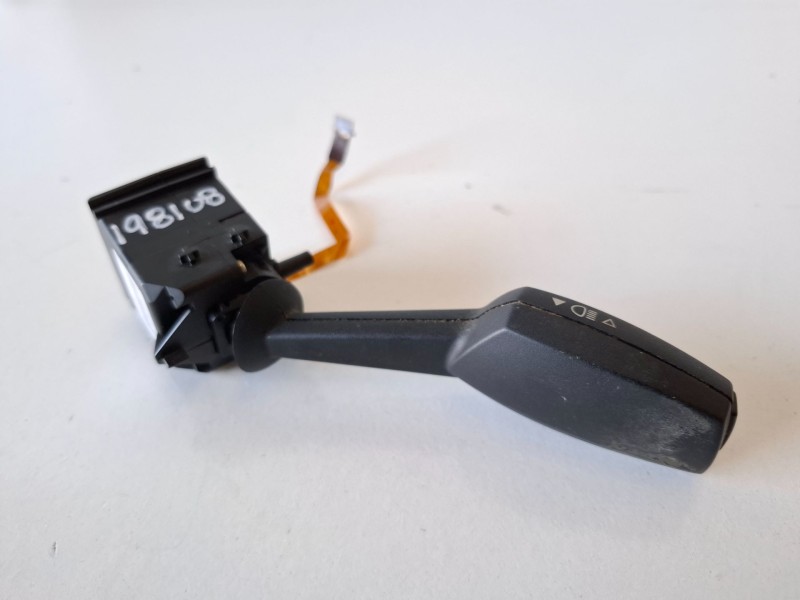 Recambio de mando luces para bmw serie 3 berlina (e90) 204d4 referencia OEM IAM 01108100  