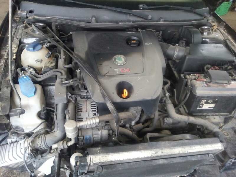 skoda octavia berlina (1u2) del año 2003
