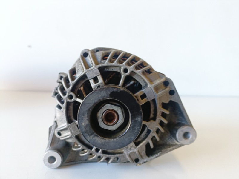 Recambio de alternador para bmw serie 3 berlina (e36) 174t1 referencia OEM IAM 2541770A  