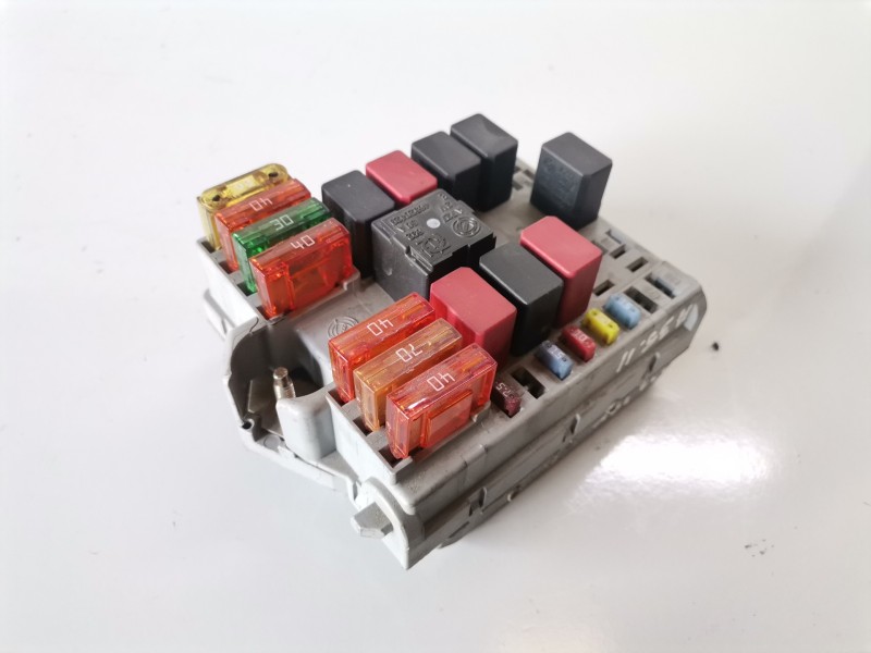 Recambio de caja reles / fusibles para fiat i doblò (119) 223b1000 referencia OEM IAM 51763772  