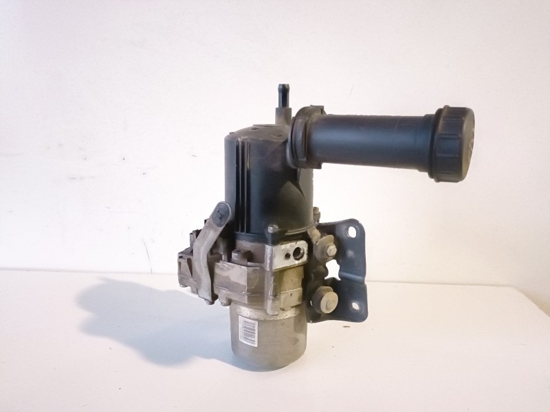 Recambio de bomba direccion para peugeot partner tepee 9h06 referencia OEM IAM 9807201780  