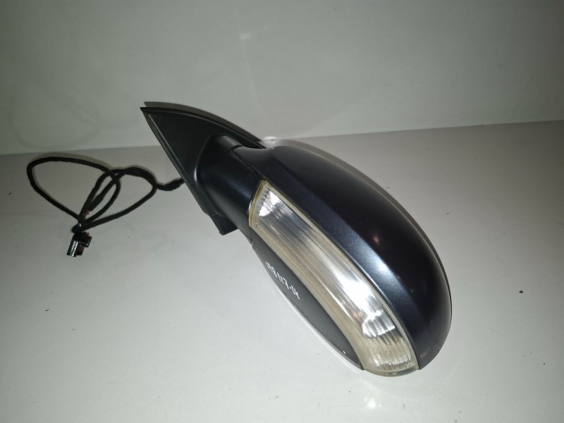 Recambio de retrovisor izquierdo para volkswagen passat berlina (3c2) cba referencia OEM IAM 010781  