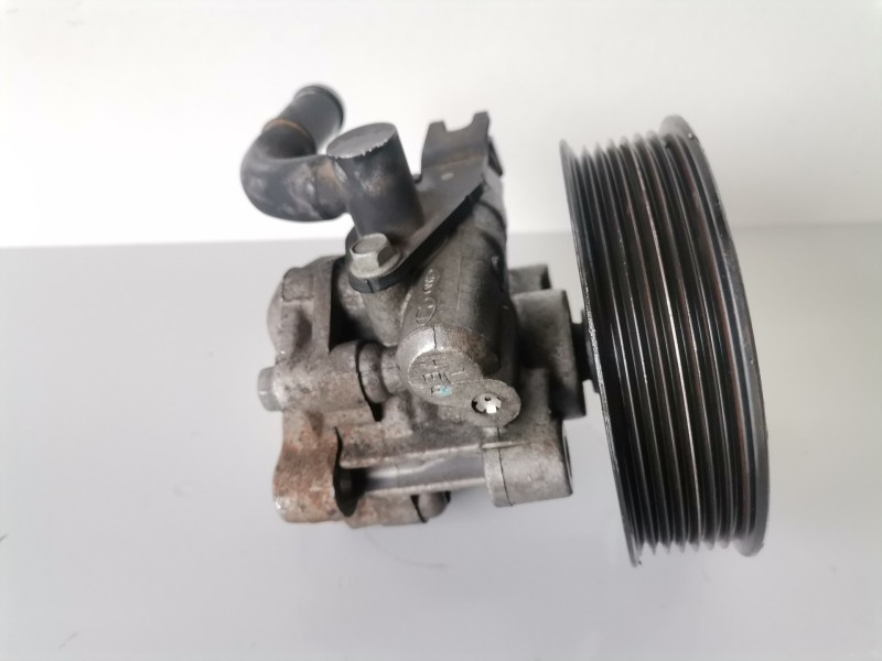 Recambio de bomba direccion para kia sorento (bl) d4cb referencia OEM IAM   