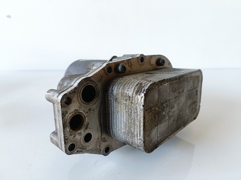 Recambio de enfriador aceite motor para land rover discovery 276dt referencia OEM IAM 4R8Q6C711DA  
