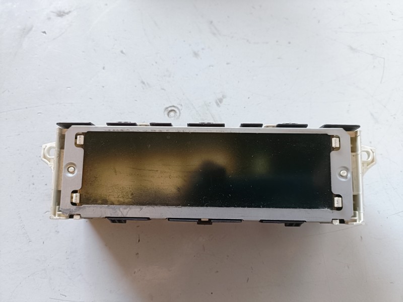 Recambio de pantalla multifuncion para peugeot 207 8hr referencia OEM IAM 9676655380  