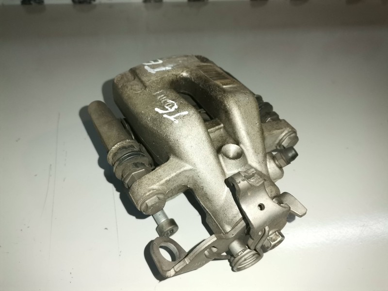 Recambio de pinza de freno trasera izquierda para opel crossland x eb2adts (hn05) referencia OEM IAM 32055429  