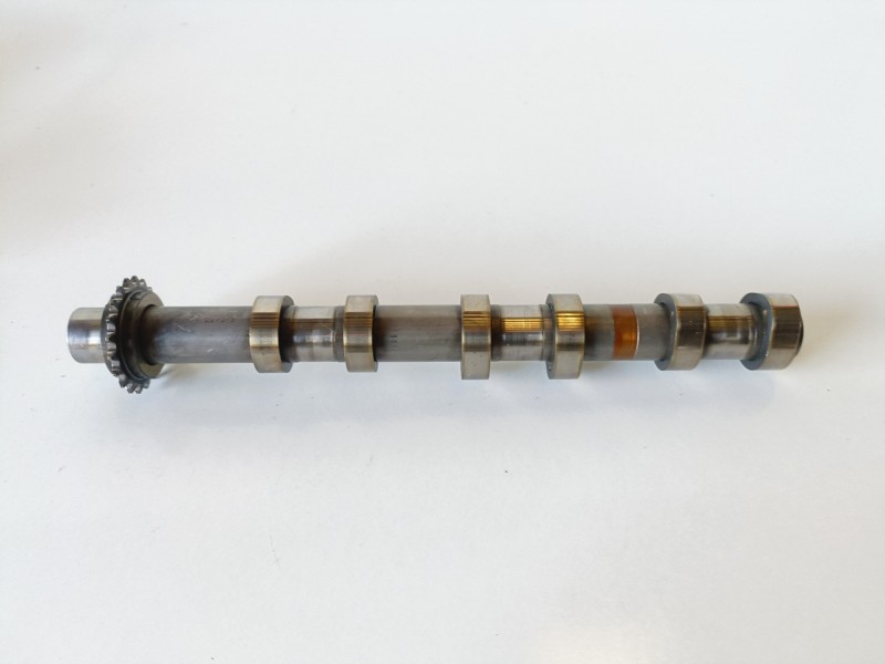 Recambio de arbol de levas para land rover discovery 276dt referencia OEM IAM 4R8Q6A270AB  