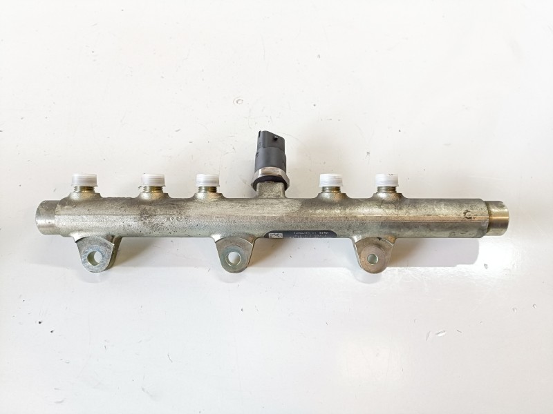 Recambio de rampa inyectora para alfa romeo 156 (116) 937a2000 referencia OEM IAM 0445214016  