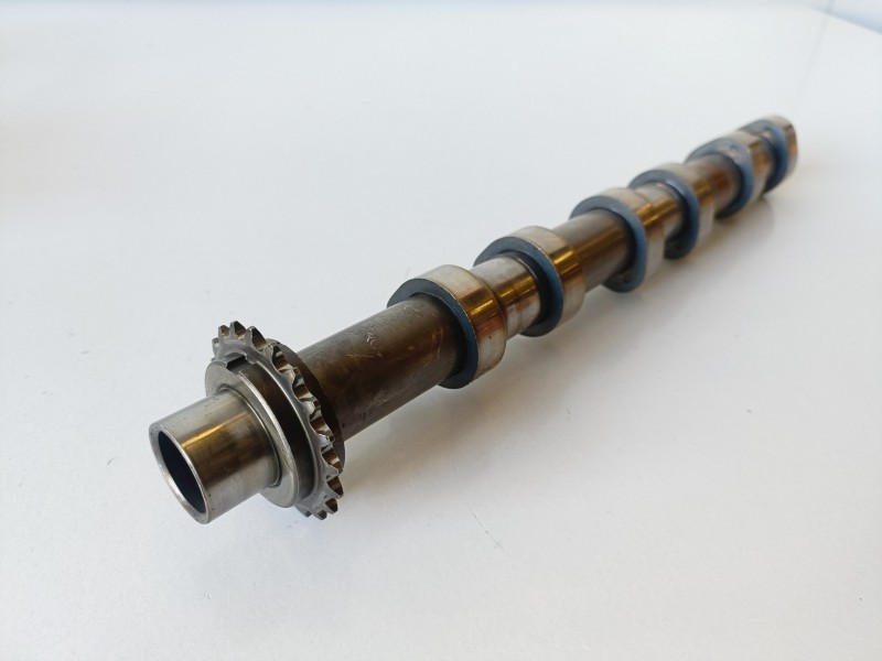 Recambio de arbol de levas para land rover discovery 276dt referencia OEM IAM 4R8Q6A270AB  