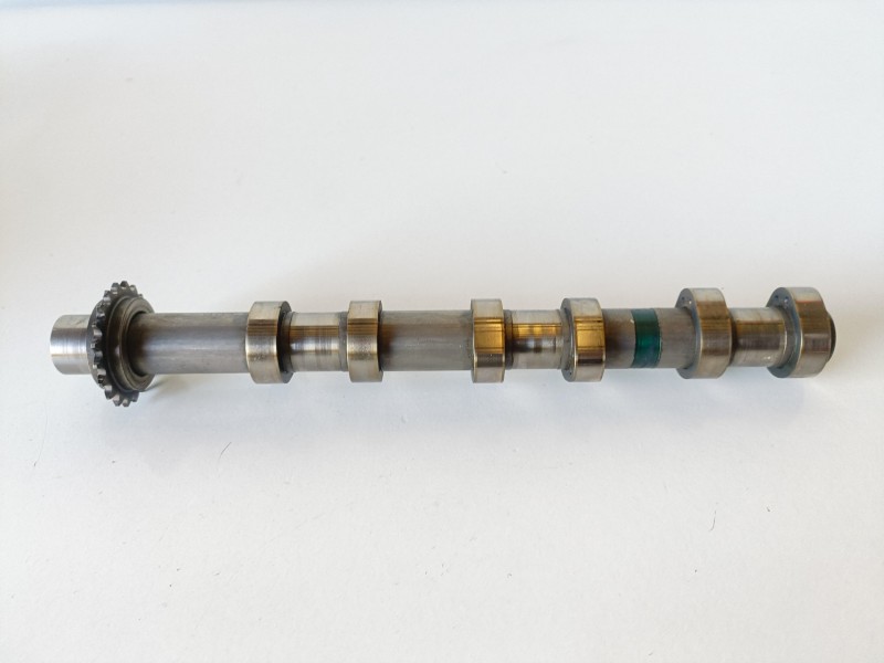 Recambio de arbol de levas para land rover discovery 276dt referencia OEM IAM 4R8Q6A271AB  