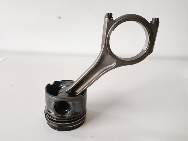 Recambio de piston para land rover discovery 276dt referencia OEM IAM H268X  