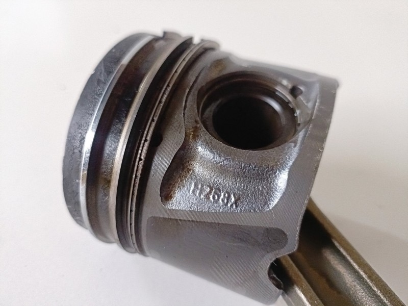 Recambio de piston para land rover discovery 276dt referencia OEM IAM H268X  