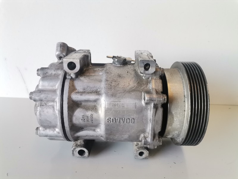 Recambio de compresor aire acondicionado para dacia logan 1 k9k796 referencia OEM IAM 8200802609  